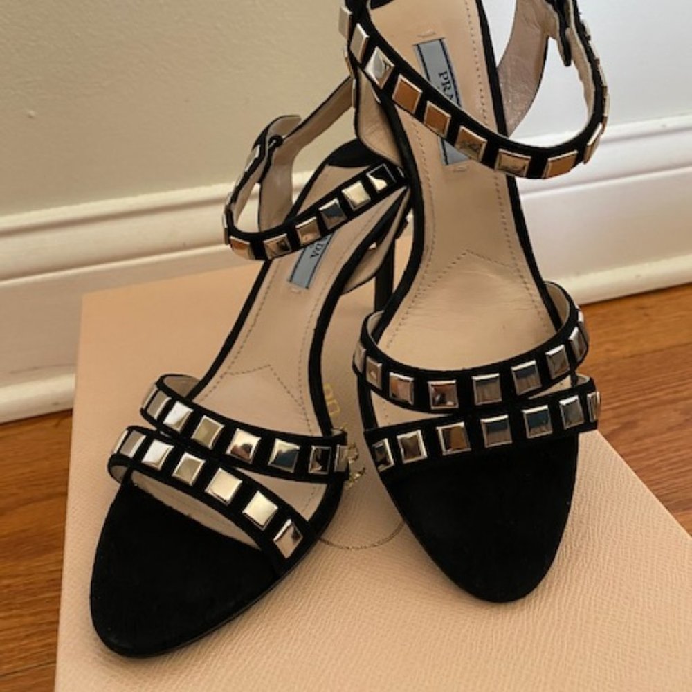 PRADA BLACK PATENT STUDDING SANDAL SIZE 38 NEW